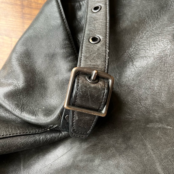 Pre loved Coach Bleaker Bucket Bag 🖤 - Picture 7 of 10